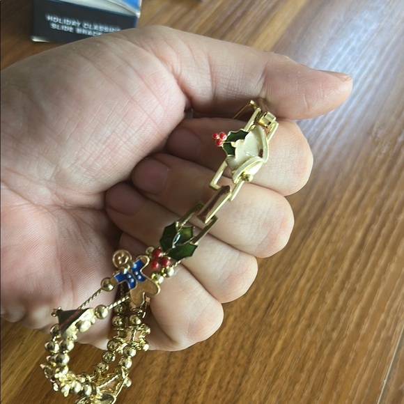 NWT Avon Holiday Classics Slide Bracelet 🦖 - Picture 5 of 6